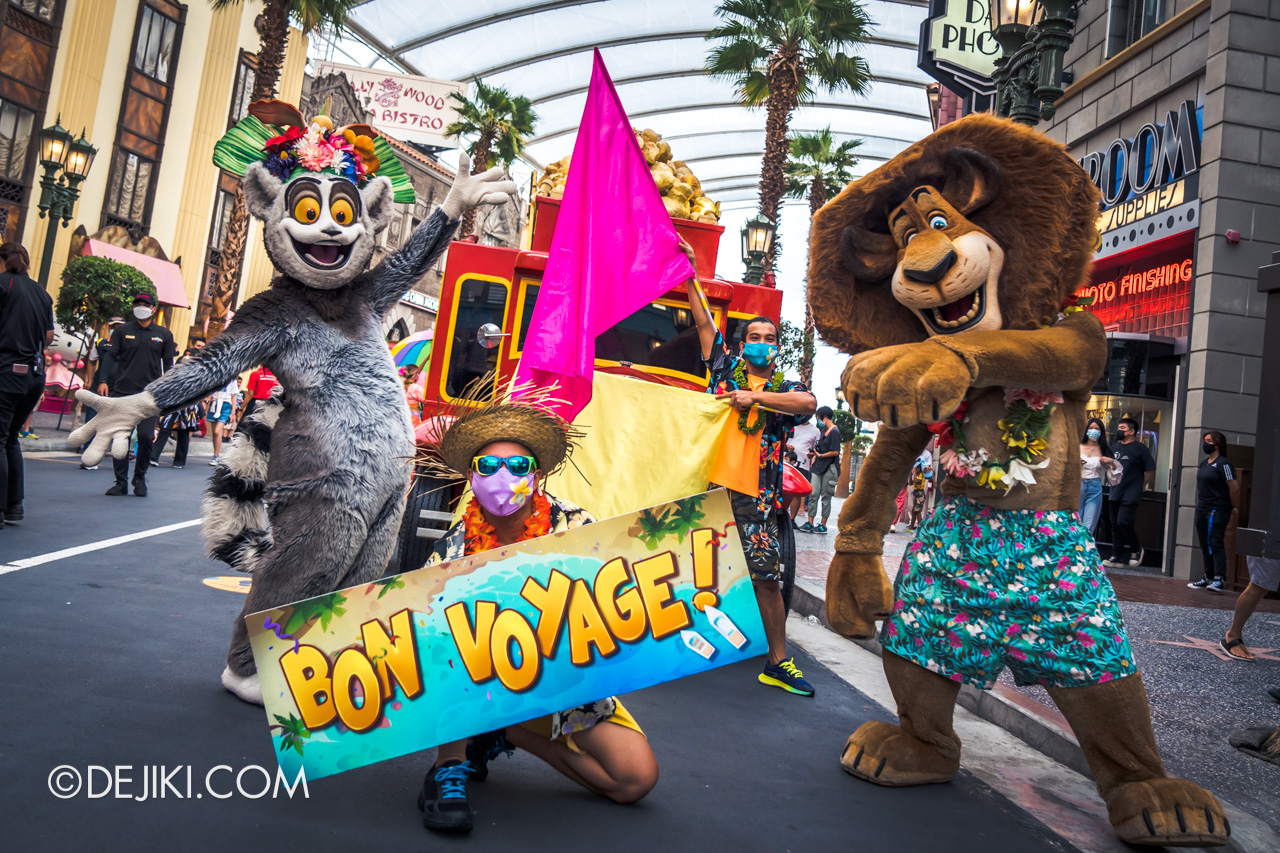 Universal Studios Singapore Madagascar Farewell One Last Boogie Bon Voyage Blowout Alex and King Julien 3