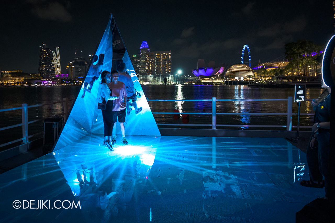 i Light Singapore 2022 Lightwave Isle of Light empowered by OPPO The Prism closeup