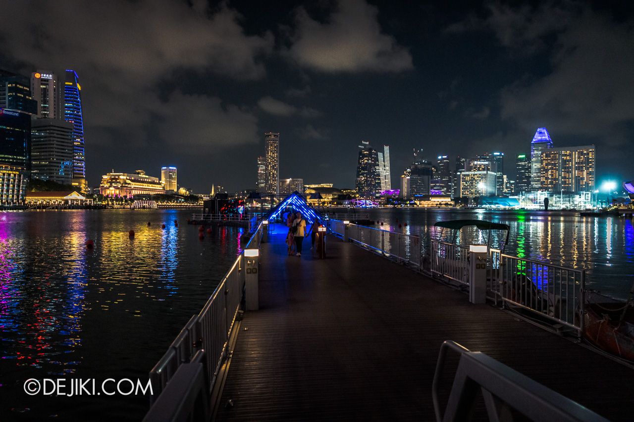 i Light Singapore 2022 Lightwave Isle of Light empowered by OPPO walking to the floating platform