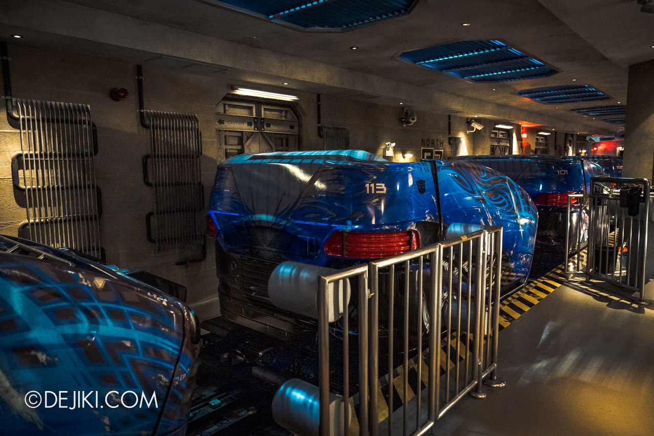 Universal Studios Singapore Triple Thrills Pass Behind The Thrills Transformers The Ride 3D Backstage Tour 5 ride vehicle unload