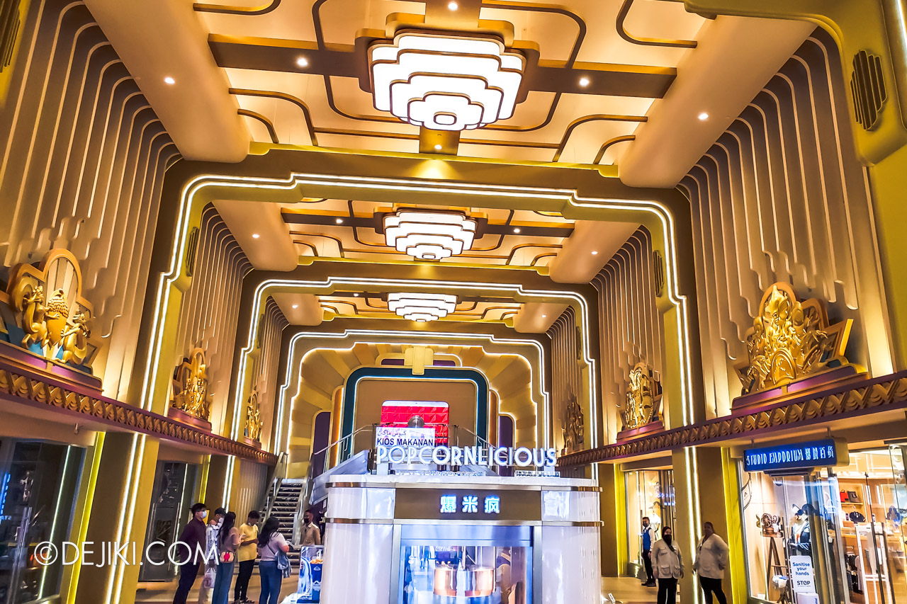 Genting SkyWorlds Theme Park Photo Tour 1 Entrance Plaza interior