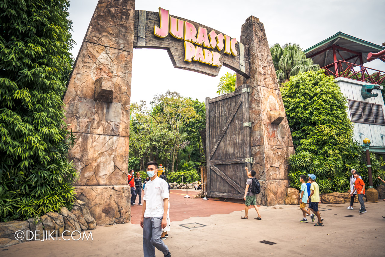 USS Halloween Horror Nights 10 3 The Hunt for Pontianak scare zone 1 at Jurassic Park entrance