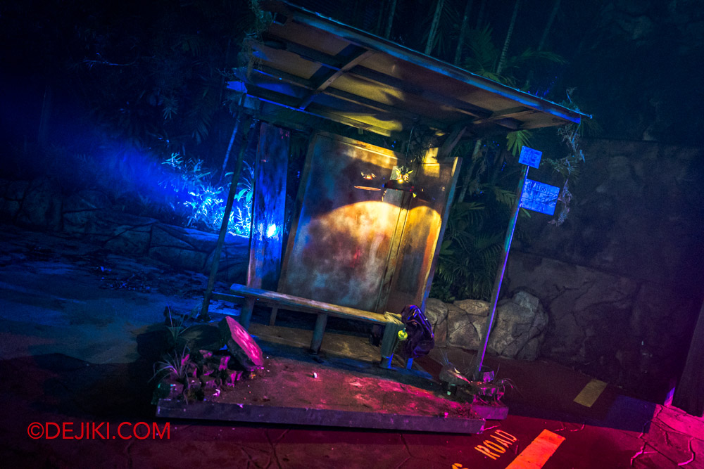 USS Halloween Horror Nights 10 Scare Zone The Hunt for Pontianak 1 bus stop