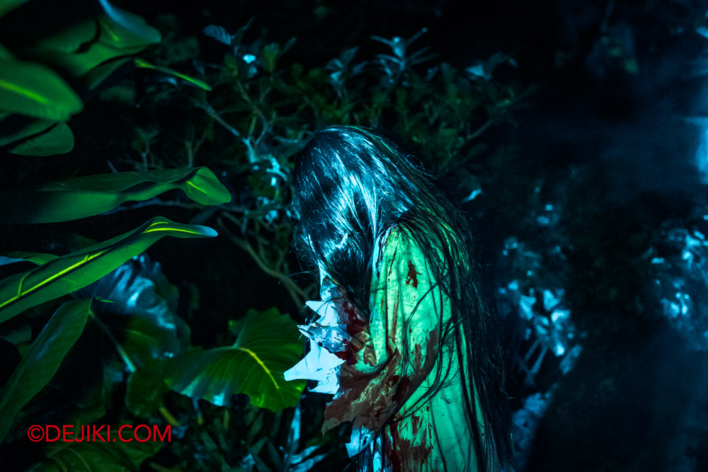 USS Halloween Horror Nights 10 Scare Zone The Hunt for Pontianak 8 tree jumpscares 0 weeping