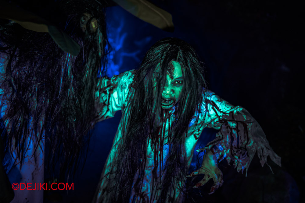 USS Halloween Horror Nights 10 Scare Zone The Hunt for Pontianak 8 tree jumpscares 1