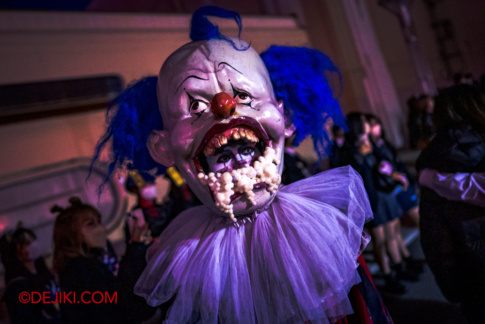Universal Studios Japan Halloween Horror Nights 2022 Scare Zone Street Zombies HAMIKUMA Psycho Circus 2 street clown big head