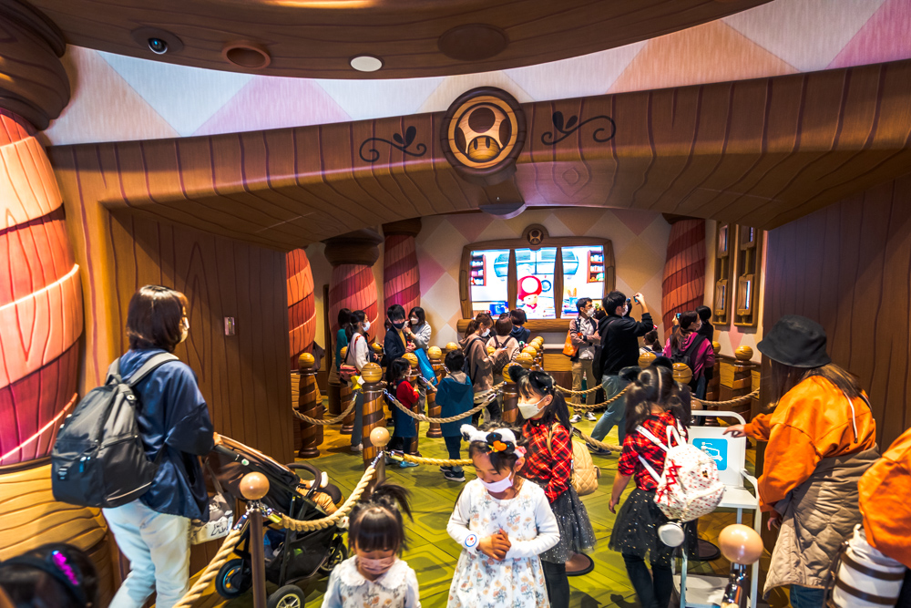 Universal Studios Japan Super Nintendo World Guide Food Kinopios Cafe Foyer Queue