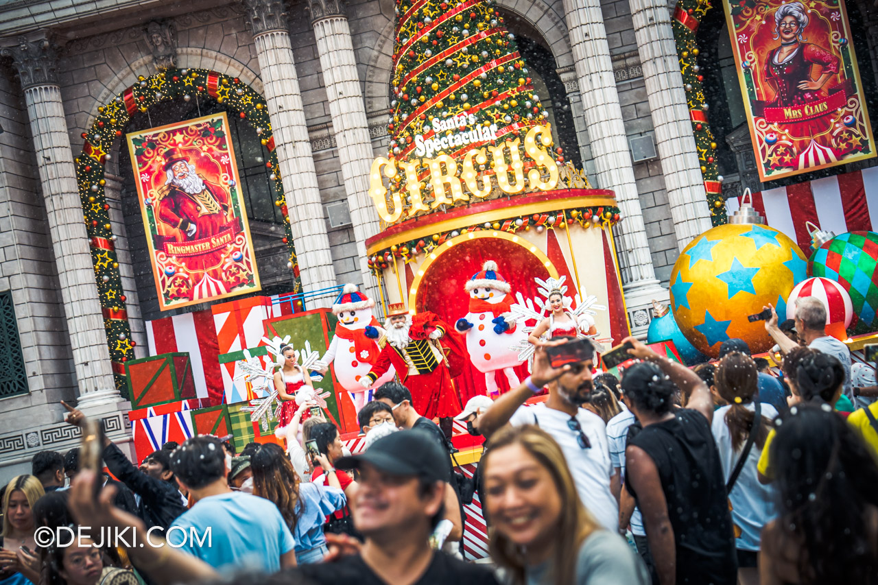 Universal Studios Singapore Park Update 2022 A Universal Christmas Let it Snow snowfall