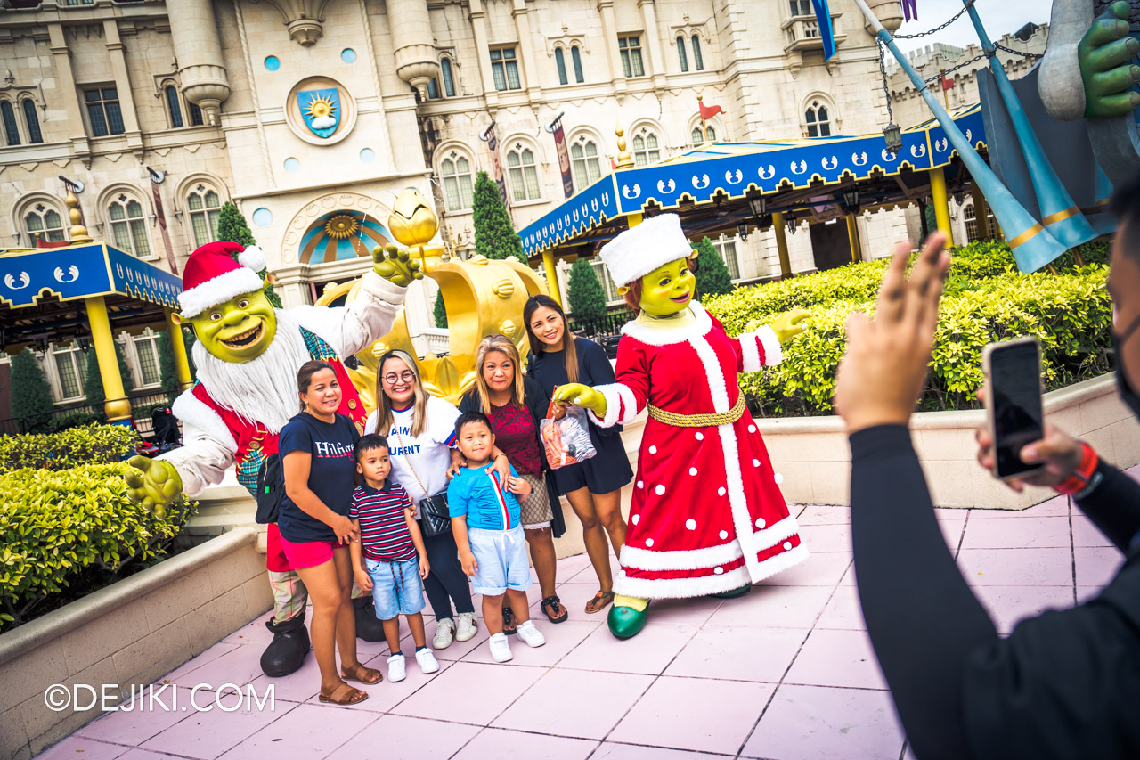 Universal Studios Singapore Park Update 2022 A Universal Christmas Meet and Greet Far Far Away Shrek and Fiona