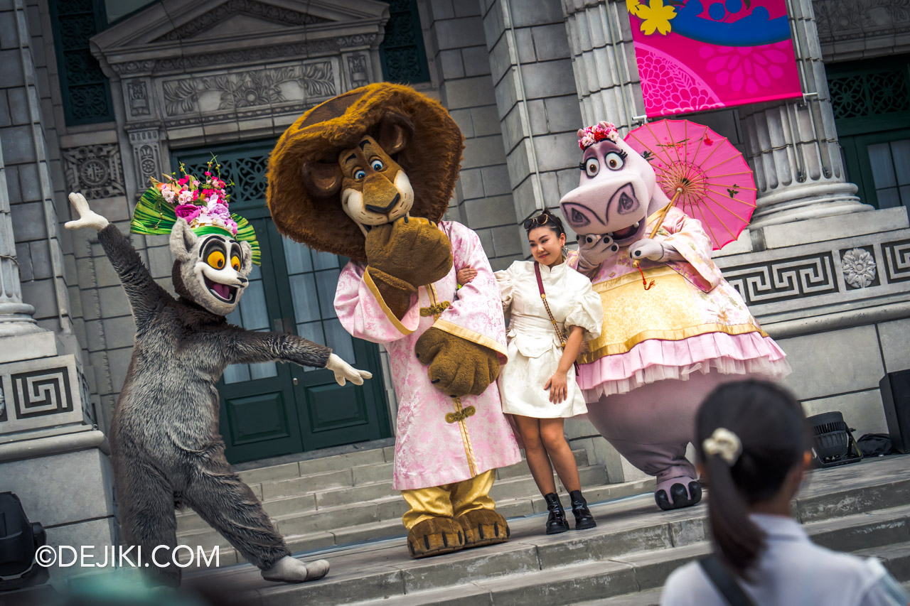 Universal Studios Singapore Chinese New Year 2023 Festive Meet Greet Madagascar King Julien Alex Gloria