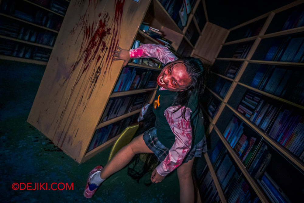 USS Halloween Horror Nights 11 Mega Review by Dejiki All of Us Are Dead 5 Library