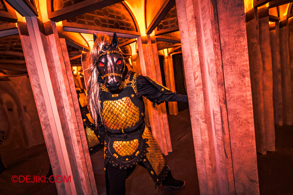 USS Halloween Horror Nights 11 Mega Review by Dejiki DIYU Descent into Hell 2 Horse Face