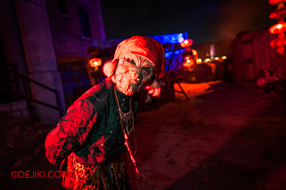 USS Halloween Horror Nights 11 Mega Review by Dejiki Dead Mans Wharf 1 Fortune Teller