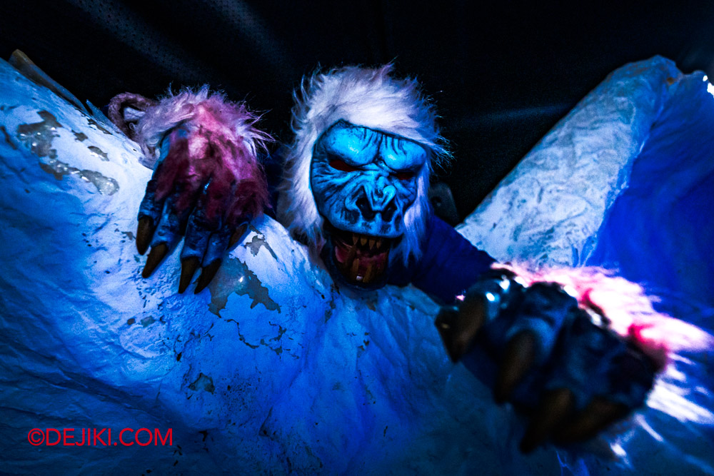 USS Halloween Horror Nights 11 Haunted Houses Feature by Dejiki DIYU Descent Into Hell 9 Hell of Ice Snow Fur Demon