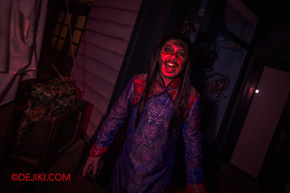 USS Halloween Horror Nights 11 Scare Zones Feature by Dejiki Dead Mans Wharf Zone 6 Vice is Nice 2 Male Gambler