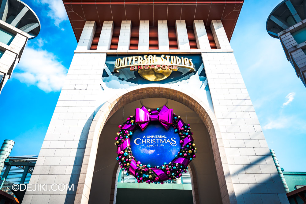 Universal Studios Singapore A Universal Christmas Event Park Update 0 entrance arch medallion decor