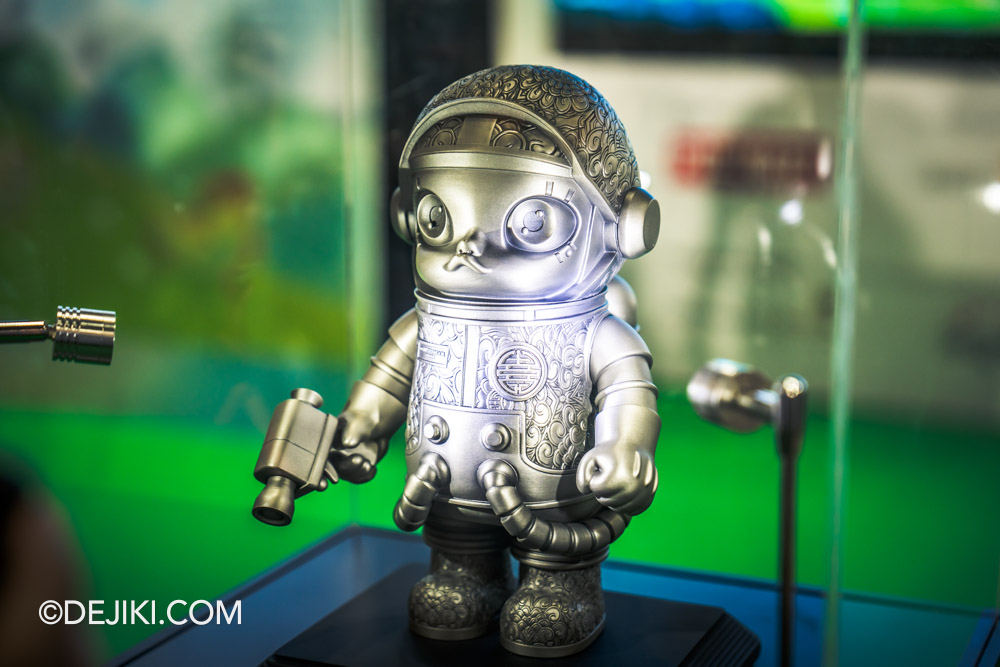 POP TOY SHOW 2024 by Pop Mart MEGA SPACE MOLLY 400 Royal Selangor Edition 8 of 500