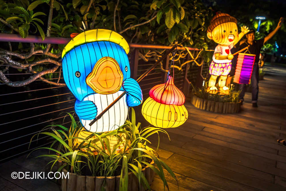 Gardens by the Bay Mid Autumn Festival 2024 lantern displays small displays closeup along Dragonfly Lake bridge