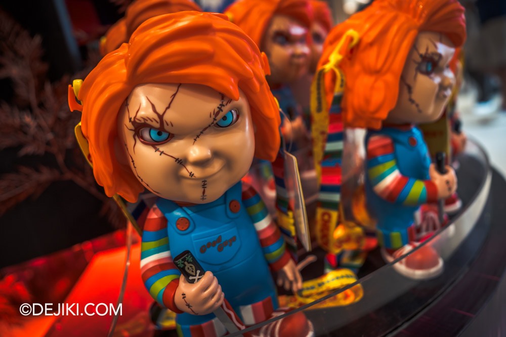 USS Halloween Horror Nights 12 Before Dark by Dejiki HHN12 merchandise display at Universal Studios Store Chucky popcorn bucket closeup 2