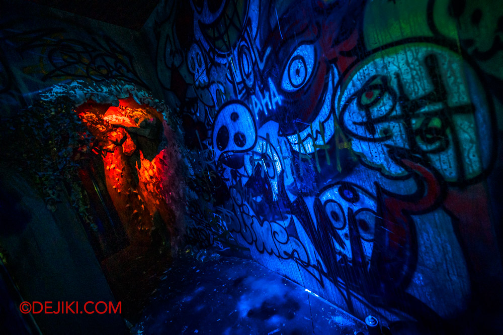 USS Halloween Horror Nights 12 Review by Dejiki Haunted Singapores Most Haunted 2 vandalised hallway