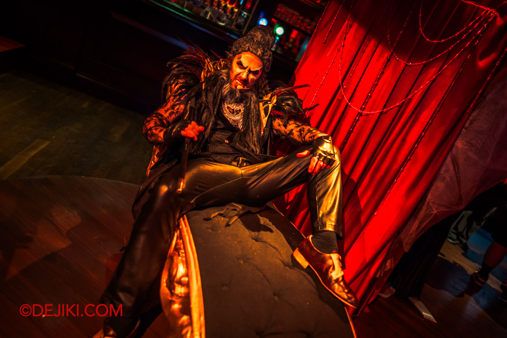 USS Halloween Horror Nights 12 Review by Dejiki Special Experience Viper Lounge King Vampire