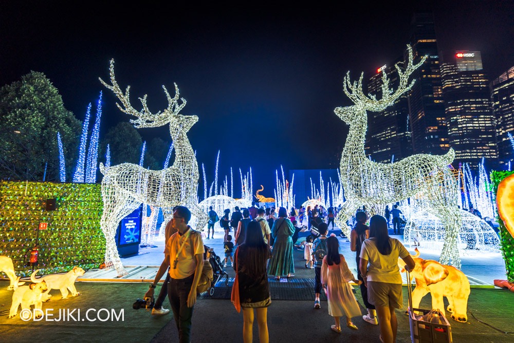 illumi Singapore light experience at Marina Bay illumi 03 The Infinite Poles 1 reindeer entrance