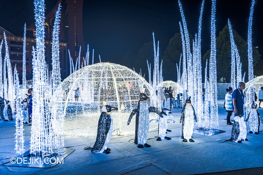 illumi Singapore light experience at Marina Bay illumi 03 The Infinite Poles 2 penguins igloo