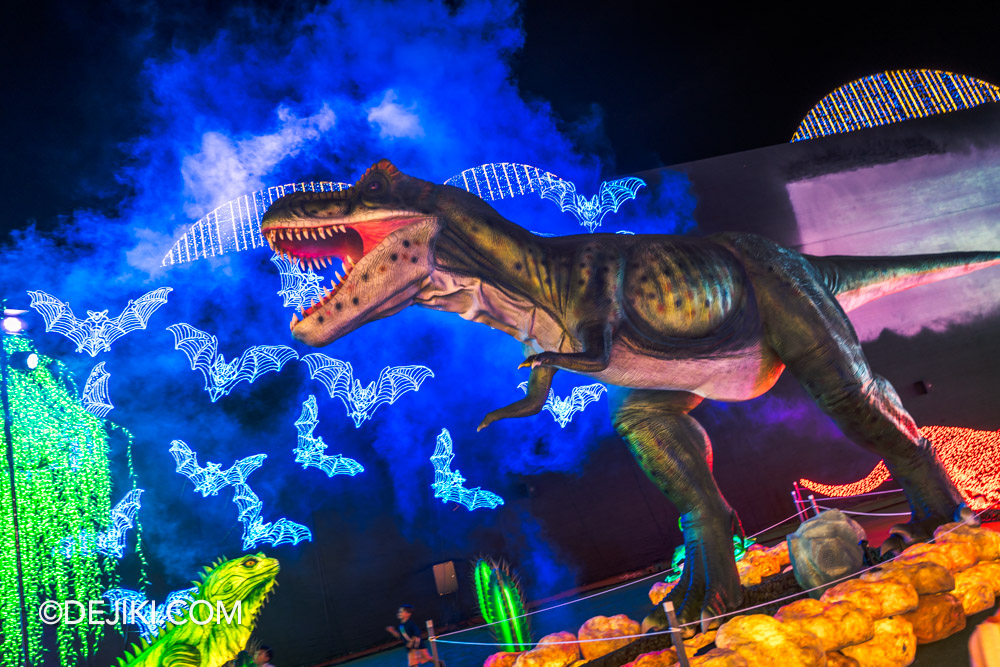 illumi Singapore light experience at Marina Bay illumi 07 Jurassic Kingdom T rex animatronic with fog effect