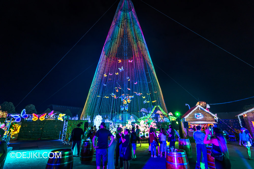 illumi Singapore light experience at Marina Bay illumi 11 plaza tree