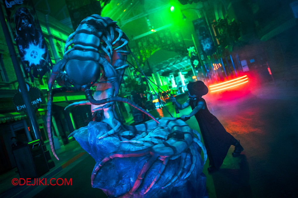 USS Halloween Horror Nights 12 Review by Dejiki Scare Zone Nether Land Under Raver Eyeball Dancer with Giant Centipede Puppet