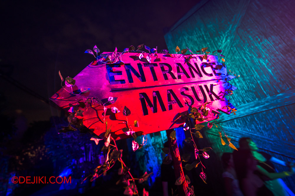 USS Halloween Horror Nights 12 Review by Dejiki Scare Zone The Lost Kampung 0 Entrance Masuk