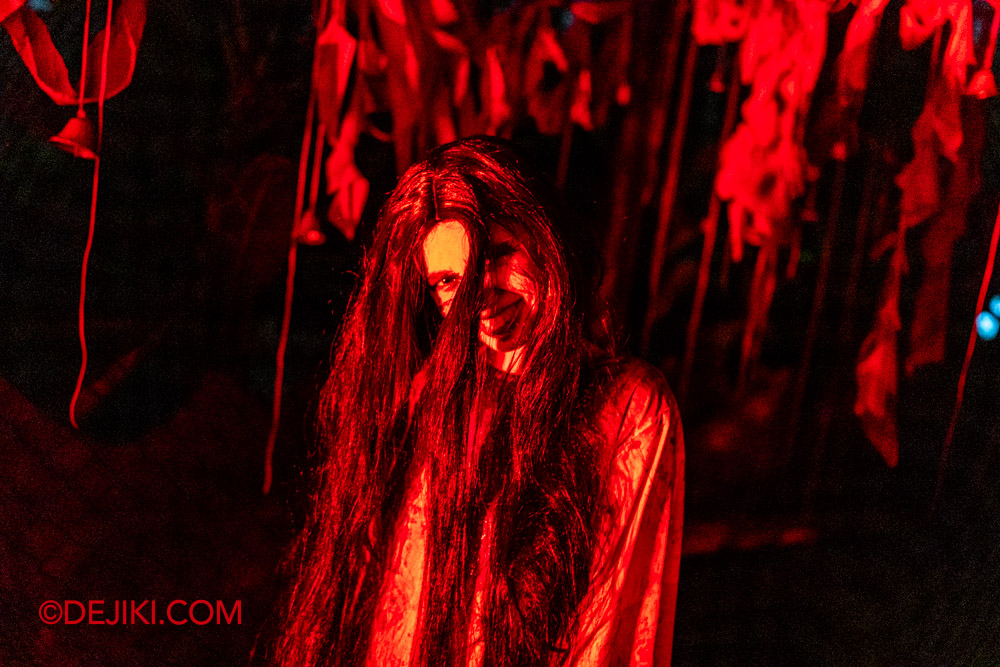 USS Halloween Horror Nights 12 Review by Dejiki Scare Zone The Lost Kampung 6 Haunting Smile of Pontianak