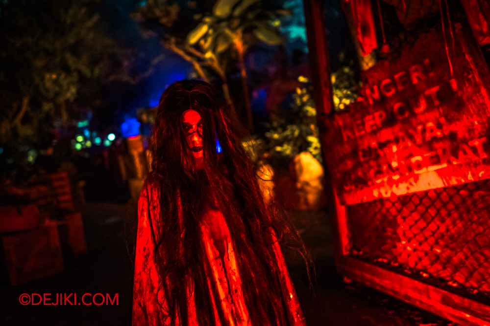 USS Halloween Horror Nights 12 Review by Dejiki Scare Zone The Lost Kampung 7 Second Pontianak