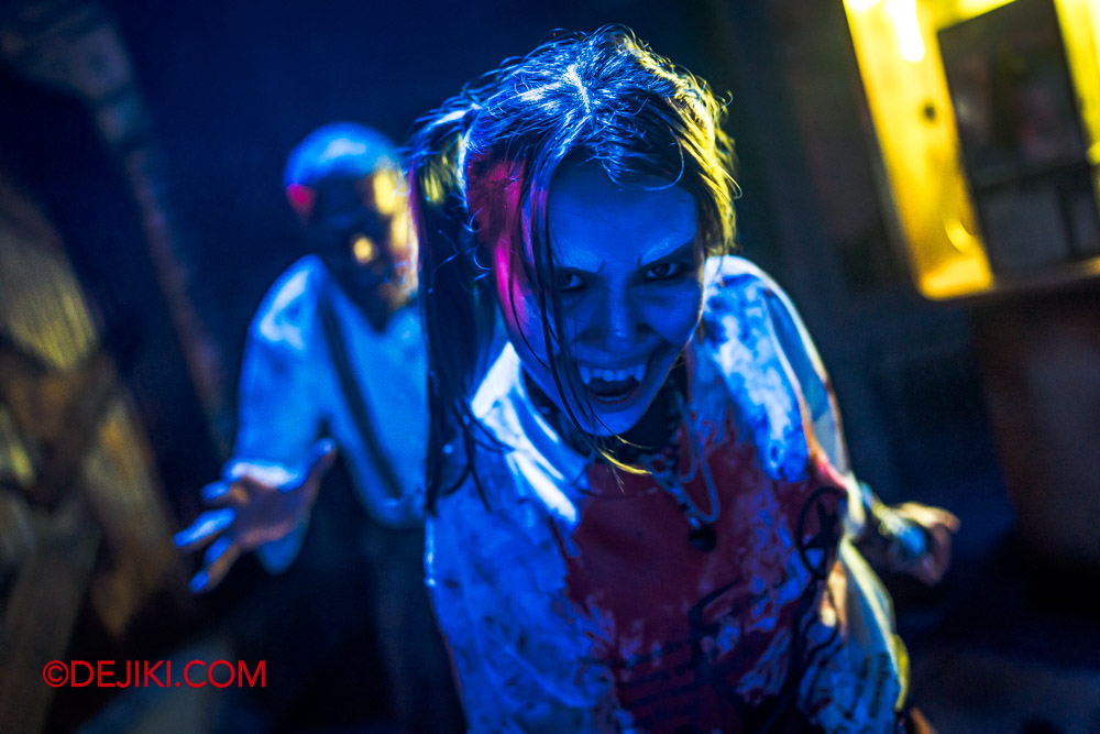 USS Halloween Horror Nights 12 Review by Dejiki Scare Zone Vampire Alley 5 Female Vampire with Victim