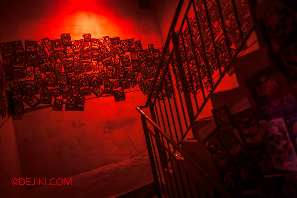 USS Halloween Horror Nights 12 Review by Dejiki Special Experience Viper Lounge 0 Staircase to the Lounge