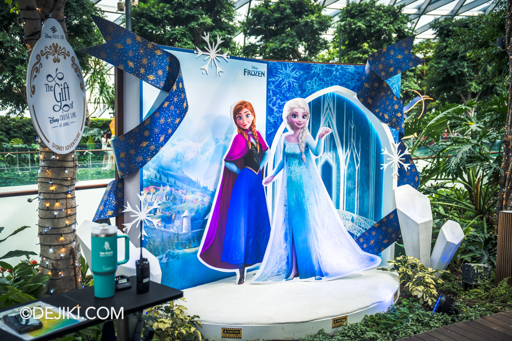 Disney Cruise Line event at Changi Airport Adventure Quest 2 Town Square Frozen Anna and Elsa