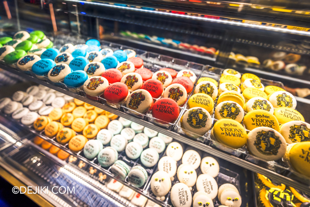 Harry Potter Visions of Magic Singapore 13 The Butterbeer Cafe macarons and cupcakes