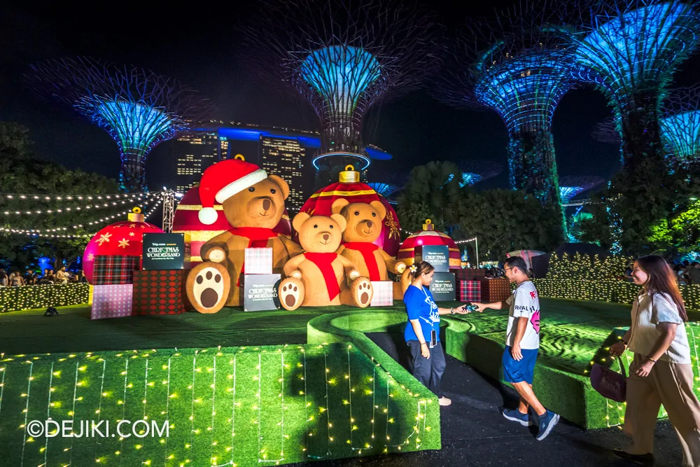 Gardens by the Bay Christmas Wonderland 2024 Teddys Tavern Merry Bears Photo Spot