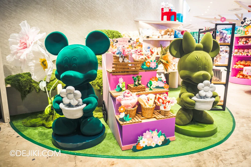 Gardens by the Bay Disney Garden of Wonder at Floral Fantasy 12 Retail Shop Mickey and Minnie