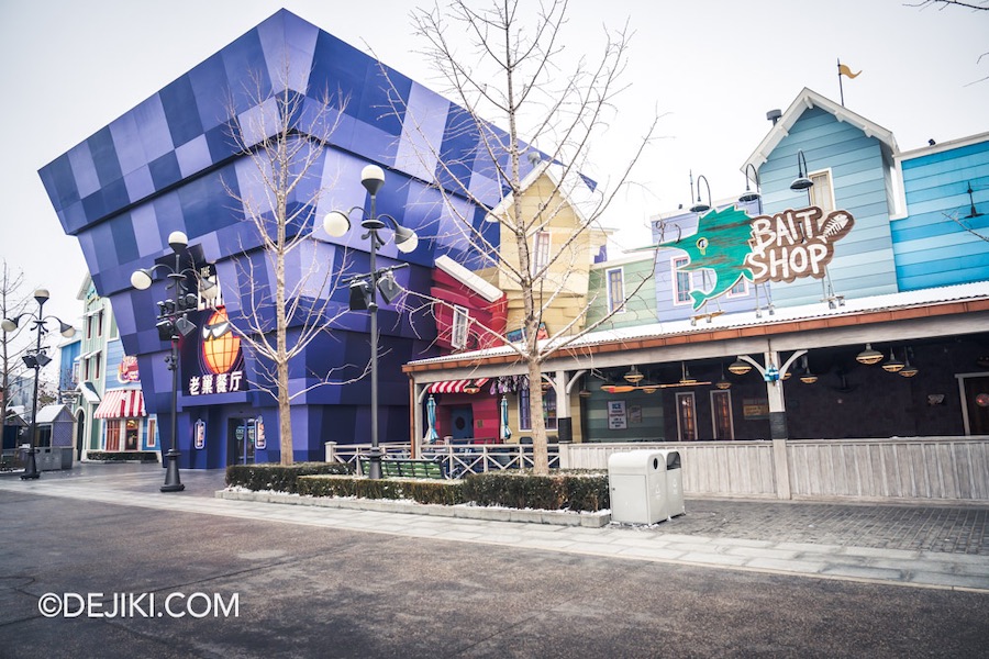 Universal Studios Beijing Resort Minion Land Pier 12 The Lair Villains HQ Restaurant