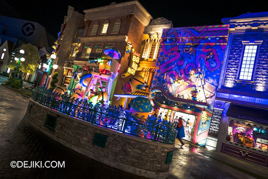 Universal Studios Japan Minion Park Night Fountain wide