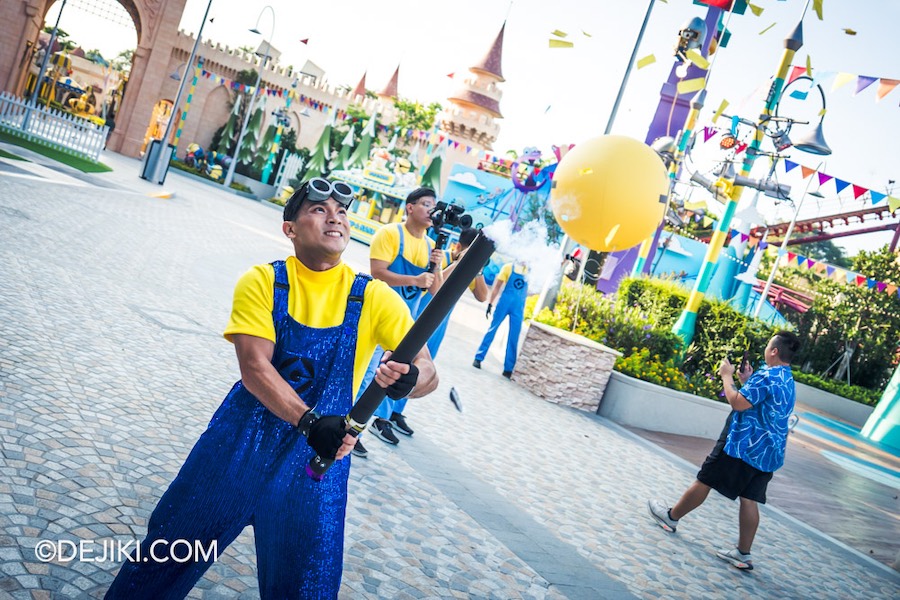 Universal Studios Singapore Minion Land Grand Opening Street Celebrations Confetti Gun