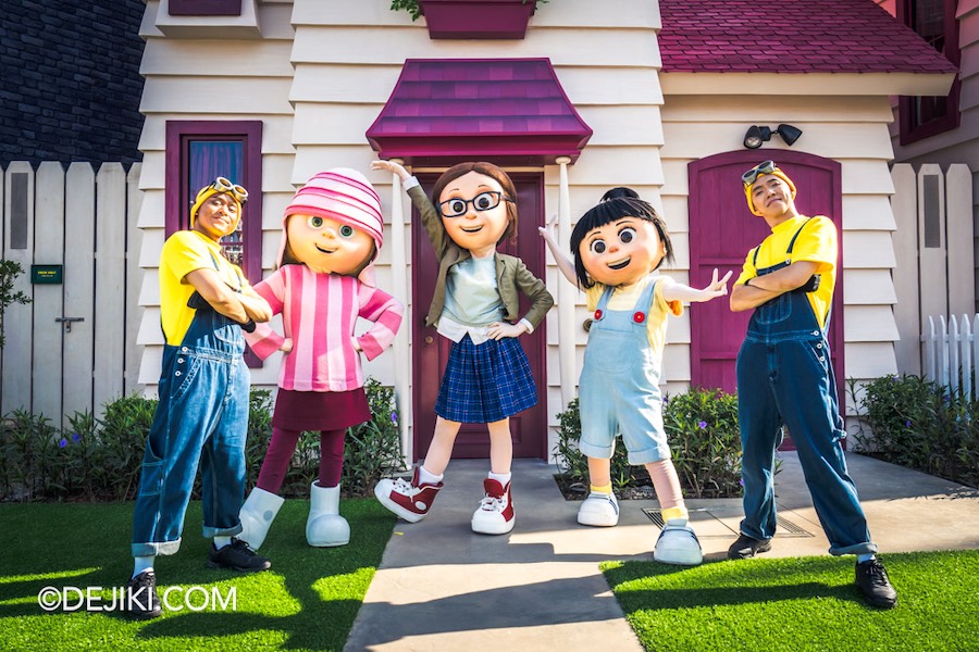 Universal Studios Singapore Minion Land Show Minute of Minion Mayhem Meet and Greet at Grus Neighbourhood