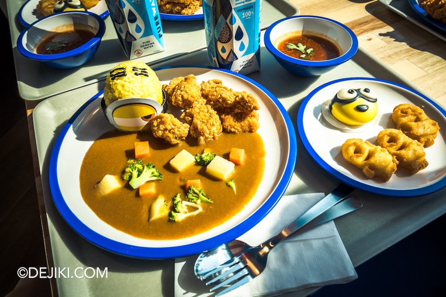 Universal Studios Singapore Minion Land Super Hungry Food Stand Stuarts Japanese Curry Karaage and Chili Crab Minion Mantous