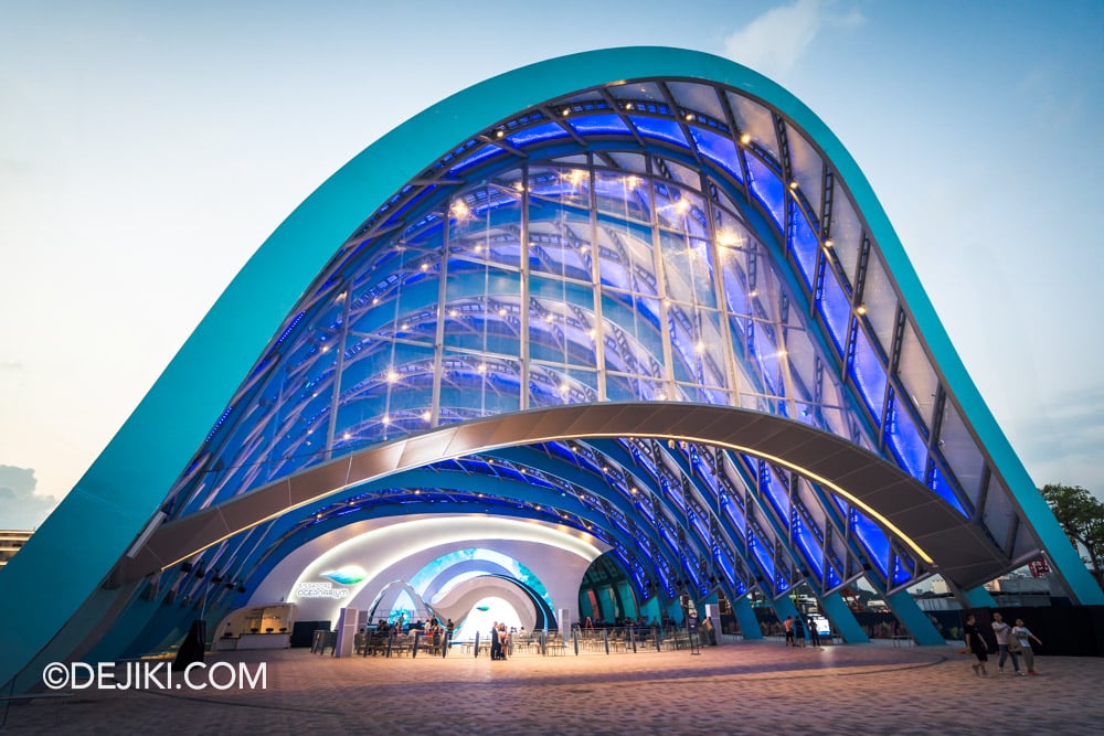 RWS Singapore Oceanarium Photo Tour Entrance Plaza evening