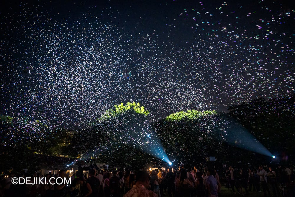 Southeast Asian debut of SPARK at Gardens by the Bay Singapore View of light sparks from opposite direction