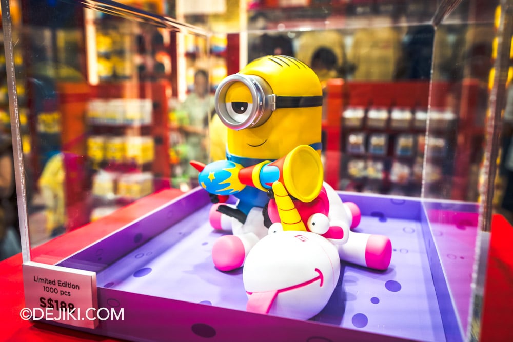 Universal Studios Singapore 2025 Summer Park Update Minion Marketplace Stuart the Conqueror Collectible Figurine Limited Edition