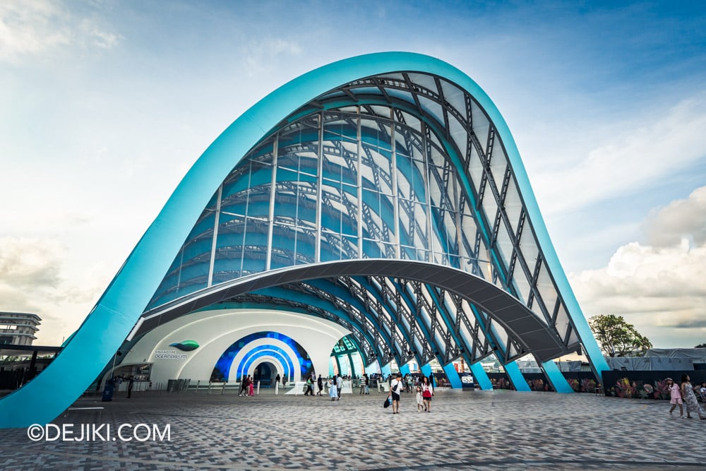 Singapore Oceanarium Animal Spotlight Entrance Plaza Facade Day