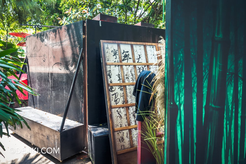 USS Halloween Horror Nights 13 Before Dark by Dejiki The Realm of Yokai scare zone shoji door with writings