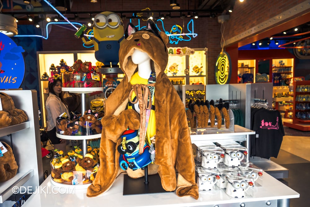 USS Halloween Horror Nights 13 Before Dark by Dejiki Minion Land Minion Marketplace new Halloween themed merchandise overview